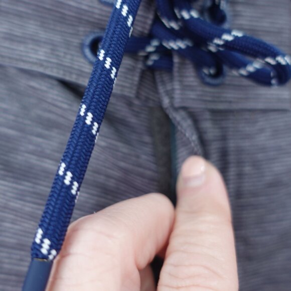 Vineyard Vines 9" Heathered Fineline Board Short Sz 36 Gray Striped Performance - Picture 10 of 10